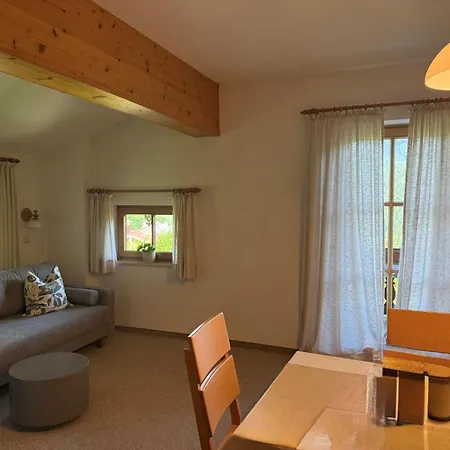 Apartment Gaestehaus Hausenbauer Reit im Winkl
