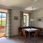 Lägenhet Gaestehaus Hausenbauer *