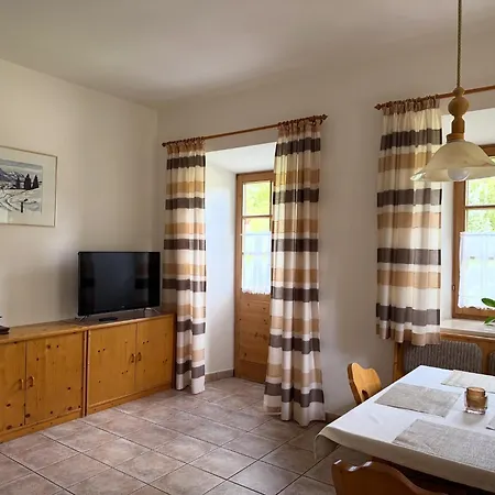 Gaestehaus Hausenbauer Apartamento *